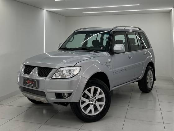 MITSUBISHI PAJERO TR4 2.0 4X4 16V FLEX 4P MANUAL MITSUBISHI PAJERO TR4 2.0 4X4 16V FLEX 4P MANUAL